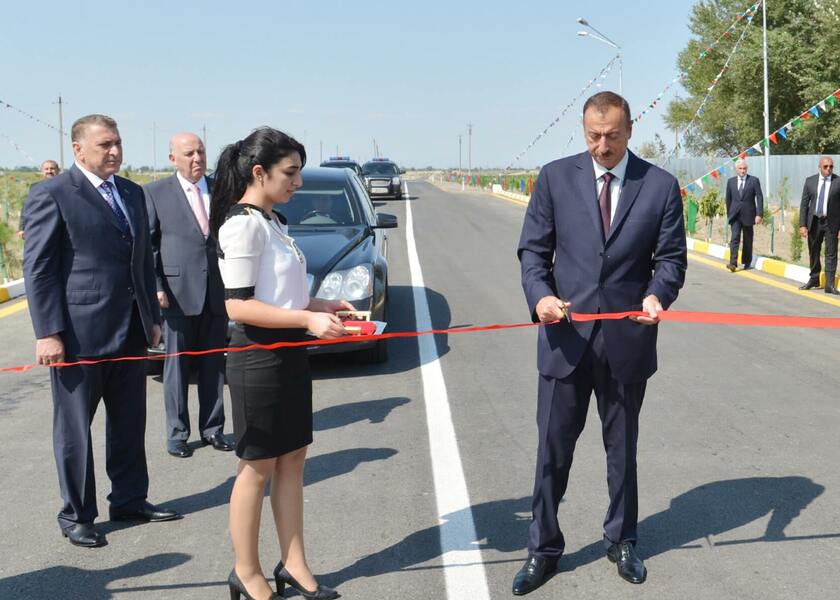 Prezident İlham Əliyev Qarayevkənd-Sımadakənd avtomobil yolunun açılışında iştirak etmişdir