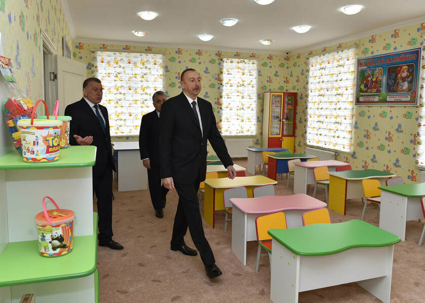 Prezident İlham Əliyev Heydər Əliyev Fondu tərəfindən Saatlıda inşa edilmiş 100 yerlik körpələr evi-uşaq bağçasının açılışında iştirak edib