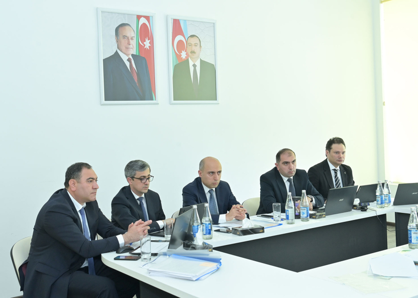 Elm və təhsil naziri Sabirabadda vətəndaşların müraciətlərini dinləyib