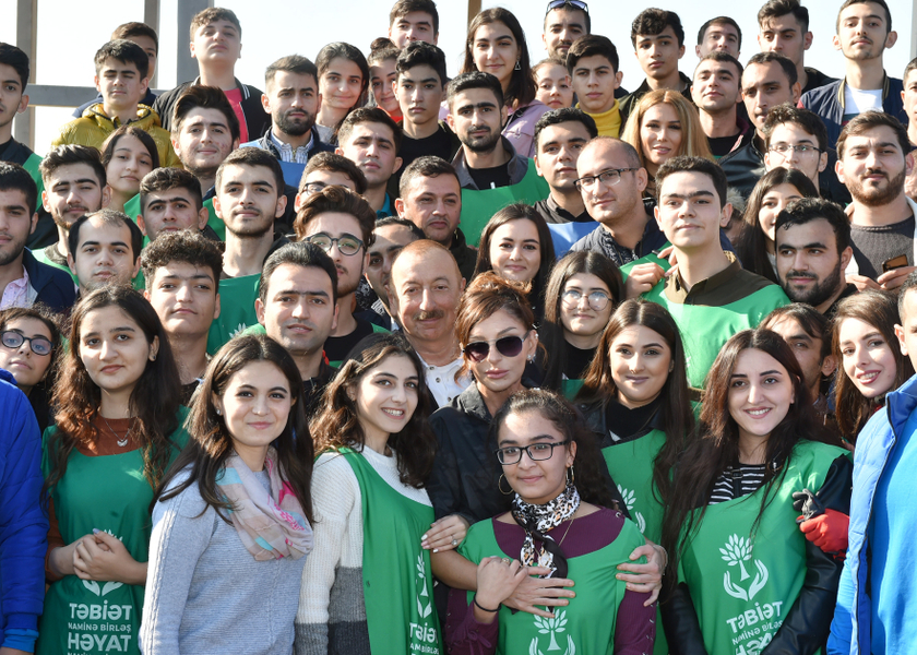 Keçmişdən güc, bu gündən ilham alaraq sabaha doğru