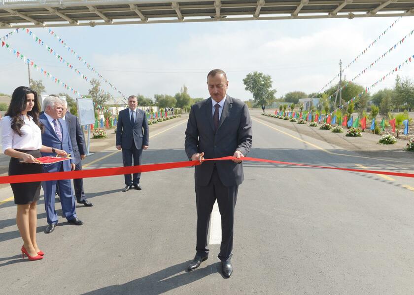 Prezident İlham Əliyev Hacıqabul-Bəhrəmtəpə avtomobil yolunun Bulaqlı-Bəhrəmtəpə hissəsinin açılışında iştirak edib