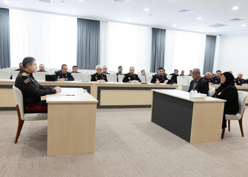 Daxili işlər naziri İmişlidə vətəndaşların müraciətlərini dinləyib və gənclərin arasından seçim edib